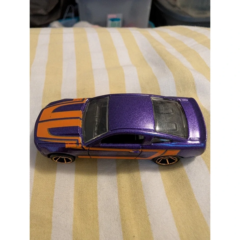 2010 Hot Wheels Ford Mustang GT Purple Diecast Toy Car 1:64 Scale
